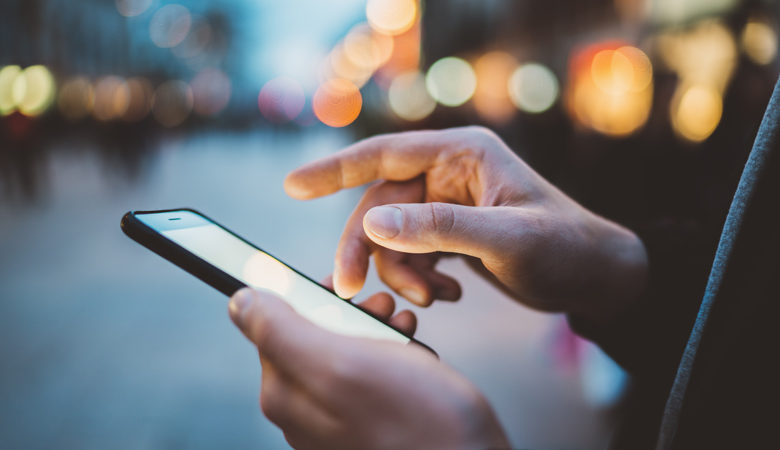 Το link που δεν πρέπει να «κλικάρετε»: SMS χρέωσε γυναίκα με 1.000 ευρώ