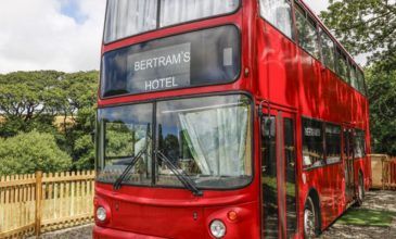 Διώροφο λεωφορείο του Λονδίνου μετατράπηκε σε… ξενοδοχείο