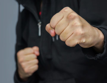 Επίθεση δέχθηκε 17χρονος μαθητής στο προαύλιο λυκείου στα Πετράλωνα