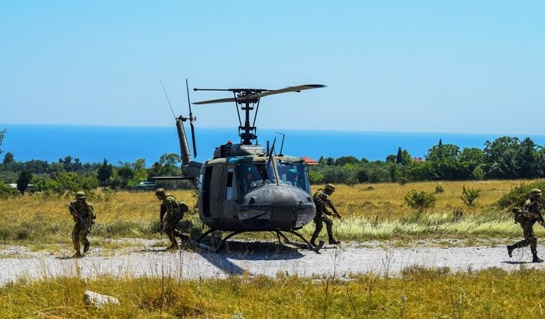 Ελικόπτερο Χιούι Huey – News.gr