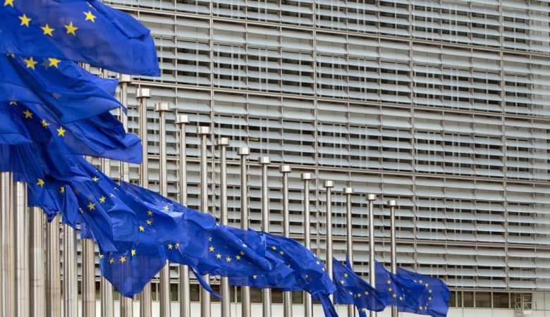 Με αντίμετρα απειλεί η ΕΕ τις ΗΠΑ για τις τελωνειακές κυρώσεις σε ευρωπαϊκά προϊόντα