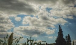 Καιρός: Τοπικές βροχές στα δυτικά, νότια και ανατολικά της χώρας