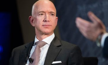 Ο ιδρυτής της Amazon κατηγορεί περιοδικό για εκβίαση