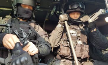 Επιχείρηση της αστυνομίας στο Μενίδι για σύλληψη διακινητών ναρκωτικών