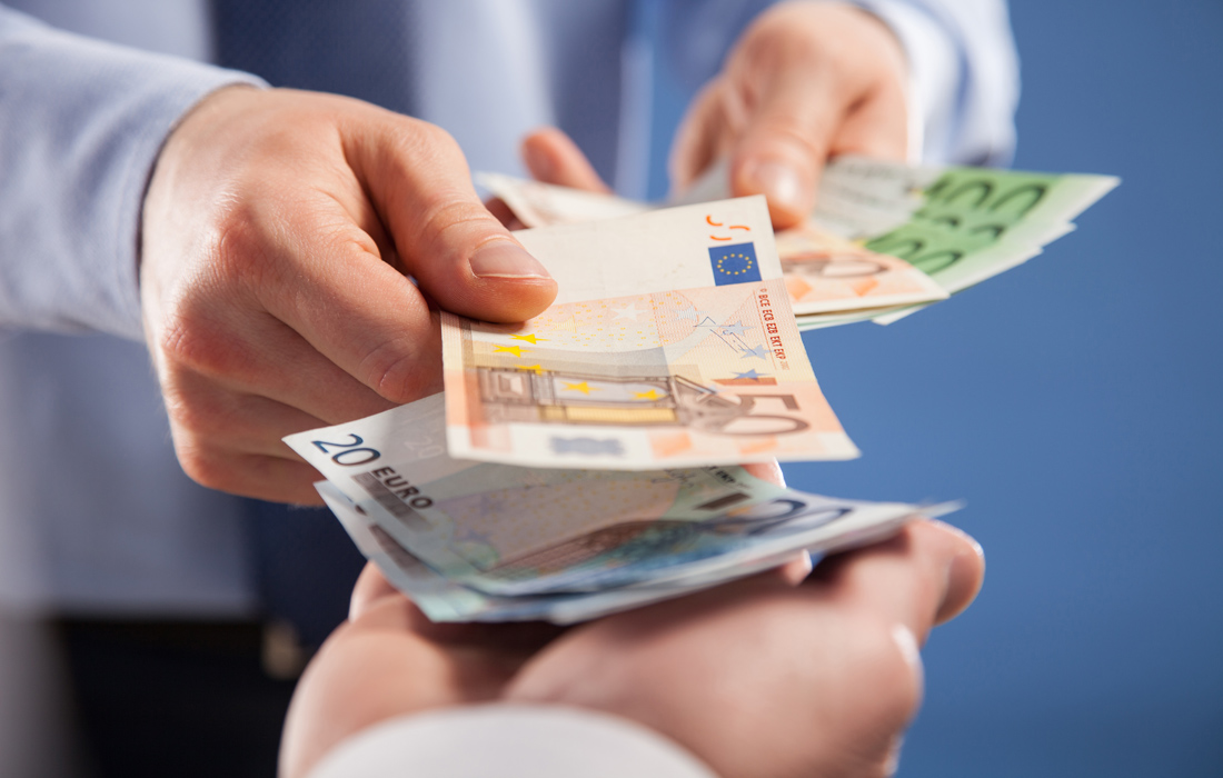 ΠεÏίÏοÏ
800 εκαÏ. εÏ
ÏÏ Î¸Î± μοιÏαÏÏοÏν Ïο ÎεκÎμβÏιο ÏÏ ÎκÏακÏη οικονομική ενίÏÏÏ
Ïη