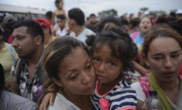 Χιλιάδες μετανάστες εγκλωβισμένοι στα σύνορα της Μεξικού και Γουατεμάλας