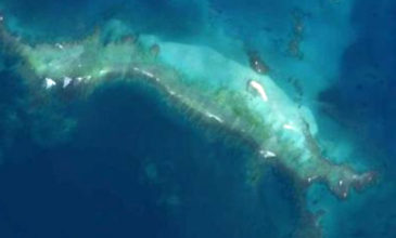 Νησί της Χαβάης «εξαφανίζεται από τον χάρτη» στην ισχυρή θύελλα