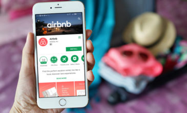 Η Airbnb αναστέλλει τις υπηρεσίες στη Ρωσία και τη Λευκορωσία