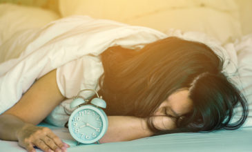Με τόσες ώρες ύπνο κινδυνεύετε από καρδιαγγειακά προβλήματα