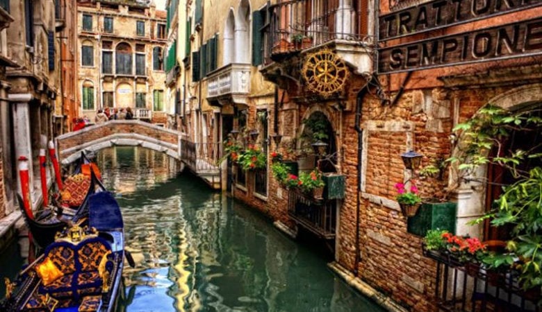 «Είσοδος επί πληρωμή» για ιταλούς και τουρίστες στη Βενετία