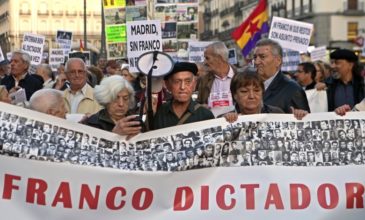 Χιλιάδες διαδηλωτές στη Μαδρίτη για τα λείψανα του Φράνκο