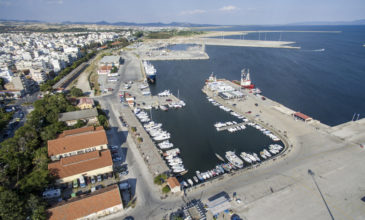 Στο λιμάνι της Αλεξανδρούπολης από Σαμοθράκη καταπλέει πλοίο με 139 ΙΧ οχήματα