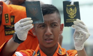 Εντοπίστηκε η άτρακτος του αεροσκάφους που συνετρίβη στην Ινδονησία