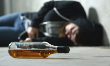 Τουρκία: 20 άνθρωποι πέθαναν τον Ιούλιο μετά την κατανάλωση νοθευμένου αλκοόλ