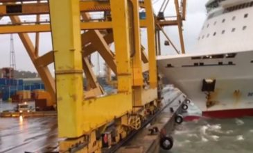 Πλοίο γκρέμισε γερανό φορτοεκφόρτωσης εμπορευμάτων στη Βαρκελώνη
