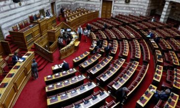 Η αποθέωση του Γεώργιου Παπαδόπουλου στη Βουλή και η οργή Βούτση