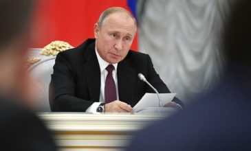 Ο Πούτιν παρέτεινε τις κυρώσεις στις εισαγωγές τροφίμων από την ΕΕ