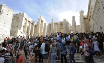 Αυξάνει 4% τις τιμές τουριστικών πακέτων για Ελλάδα η Thomas Cook