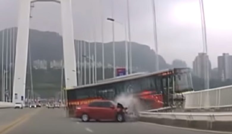 Καυγάς σε λεωφορείο οδήγησε στον θάνατο 13 ανθρώπους στην Κίνα