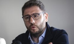 Ανδρουλάκης: Η κυβέρνηση της ΝΔ αποκλείει χιλιάδες μικρομεσαίες επιχειρήσεις από το Ταμείο Ανάκαμψης