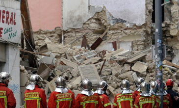 Μέσα σε δευτερόλεπτα κατέρρευσαν δυο κτίρια στην καρδιά της Μασσαλίας