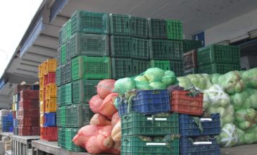 Κατασχέθηκαν 5 τόνοι ντομάτες, κολοκυθάκια και πιπεριές στου Ρέντη