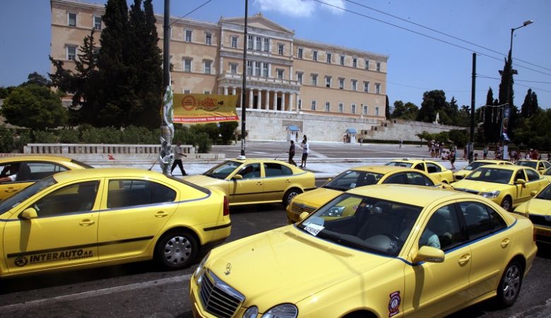 Συνελήφθησαν 10 οδηγοί ταξί για «πειραγμένες ταμειακές»