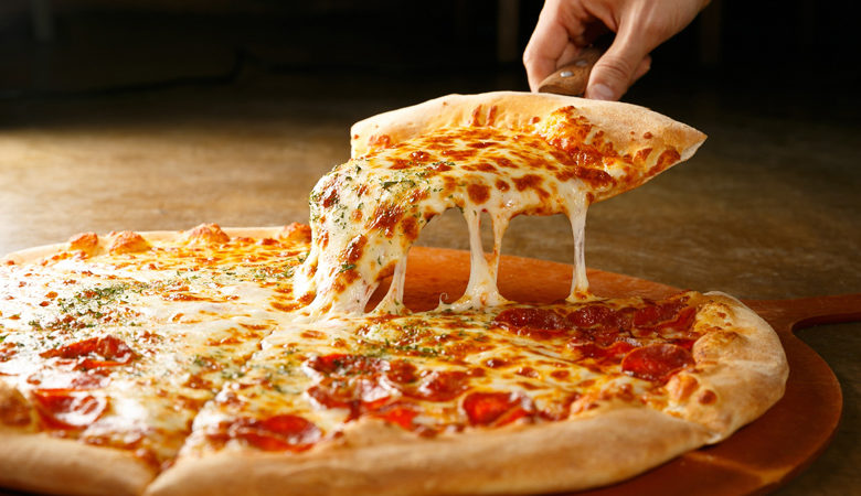 Πίτσα: Αυξήθηκε η τιμή της –  Πού θα φάτε την πιο φθηνή στην Αττική