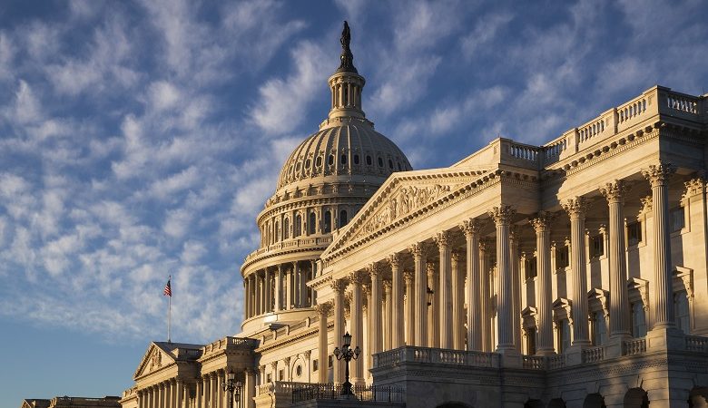 Το Κογκρέσο απέτρεψε οριακά τον κίνδυνο κήρυξης στάσης πληρωμών από τις ΗΠΑ