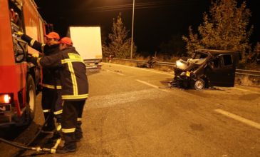 Δυστύχημα με πρόσφυγες στη Θεσσαλονίκη – Ένας έφηβος έχασε τη ζωή του και 19 τραυματίστηκαν