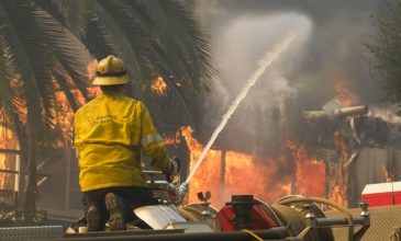 Απειλείται το Μαλιμπού από την καταστροφική πυρκαγιά στην Καλιφόρνια