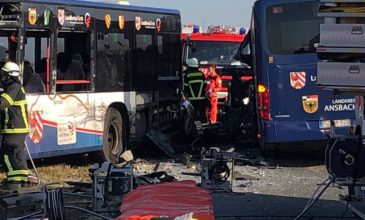 Δεκάδες μαθητές τραυματίστηκαν σε σύγκρουση σχολικών λεωφορείων