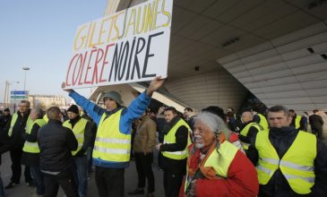 Νεκρή διαδηλώτρια κατά της αύξησης των τιμών στα καύσιμα στην Γαλλία