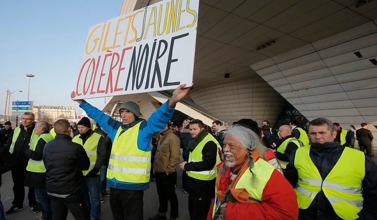 Νεκρή διαδηλώτρια κατά της αύξησης των τιμών στα καύσιμα στην Γαλλία