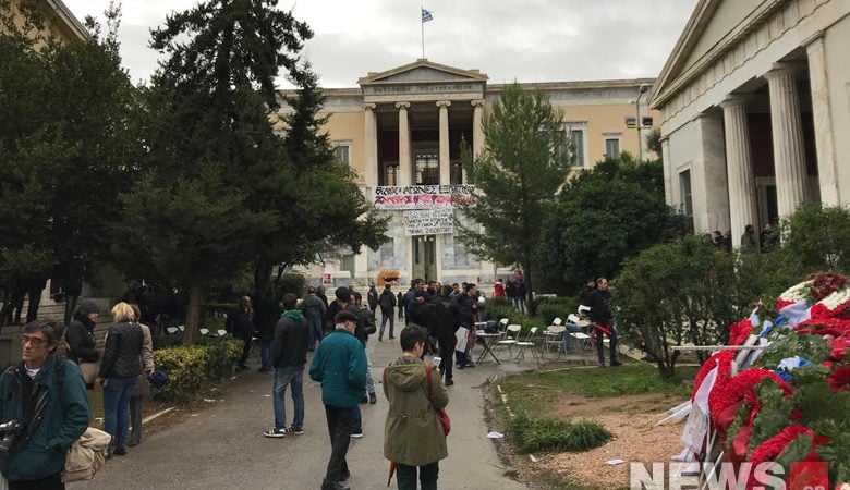 Με βροχή οι εκδηλώσεις για το Πολυτεχνείο