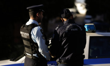 Έφοδος αστυνομικών σε συνδέσμους οπαδών, βρέθηκαν τσεκούρια