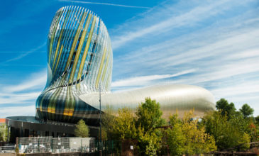 Το πιο ντιζαϊνάτο μουσείο κρασιού στον κόσμο βρίσκεται στο Μπορντώ