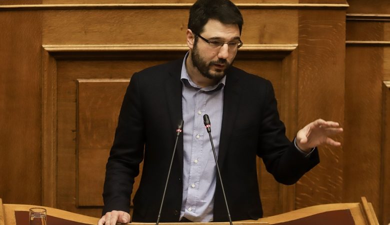 Ηλιόπουλος: Ο Μητσοτάκης έχει συνθηκολογήσει στη μάχη με την πανδημία