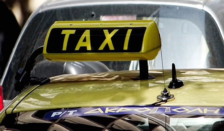 Αύξηση του αριθμού επιβατών στα ταξί ζητούν οι αυτοκινητιστές