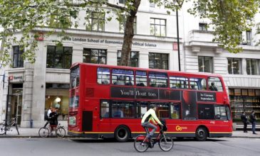 «Τίτλοι τέλους» για τις διαφημίσεις junk food στα μέσα μαζικής μεταφοράς στο Λονδίνο