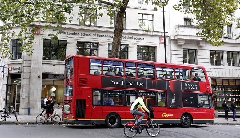 «Τίτλοι τέλους» για τις διαφημίσεις junk food στα μέσα μαζικής μεταφοράς στο Λονδίνο