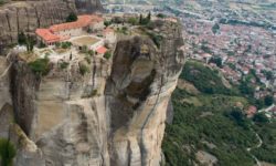 Σε κορυφαίο ταξιδιωτικό προορισμό αναδεικνύονται τα Μετέωρα