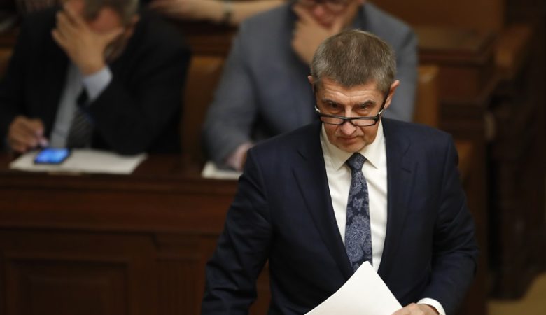 Επίθεση με αυγά στον πρωθυπουργό της Τσεχίας