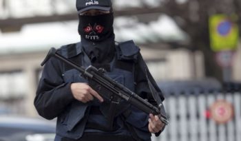 Συνελήφθησαν οι δήμαρχοι της τουρκικής αντιπολίτευσης σε τρεις ακόμη πόλεις