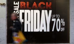 Black Friday: Μεγαλύτερες εκπτώσεις και περισσότερες on line αγορές