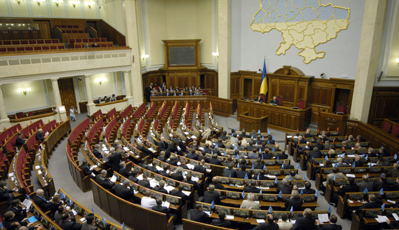 Η Βουλή της Ουκρανίας ενέκρινε το διάταγμα στρατιωτικού νόμου