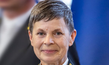 Μια γυναίκα τέθηκε επικεφαλής των σλοβενικών ενόπλων δυνάμεων