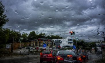 Ισχυρές βροχές και καταιγίδες σε δυτική και βόρεια Ελλάδα – Πώς θα κινηθεί η κακοκαιρία