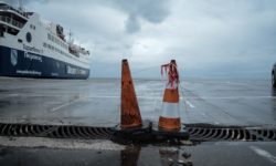 Χιόνια στην Αττική, απαγορευτικό στα πλοία και διπλός «συναγερμός» από την ΕΜΥ