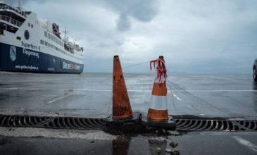 Δεμένα τα πλοία στα λιμάνια λόγω των ισχυρών ανέμων – Ποια δρομολόγια δεν εκτελούνται